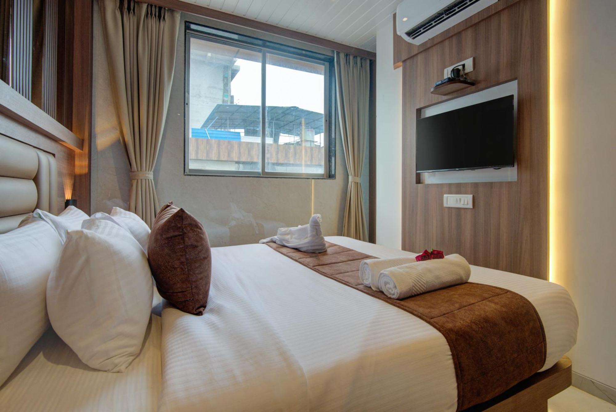 Hotel Galaxy Inn Нави Мумбаи Экстерьер фото