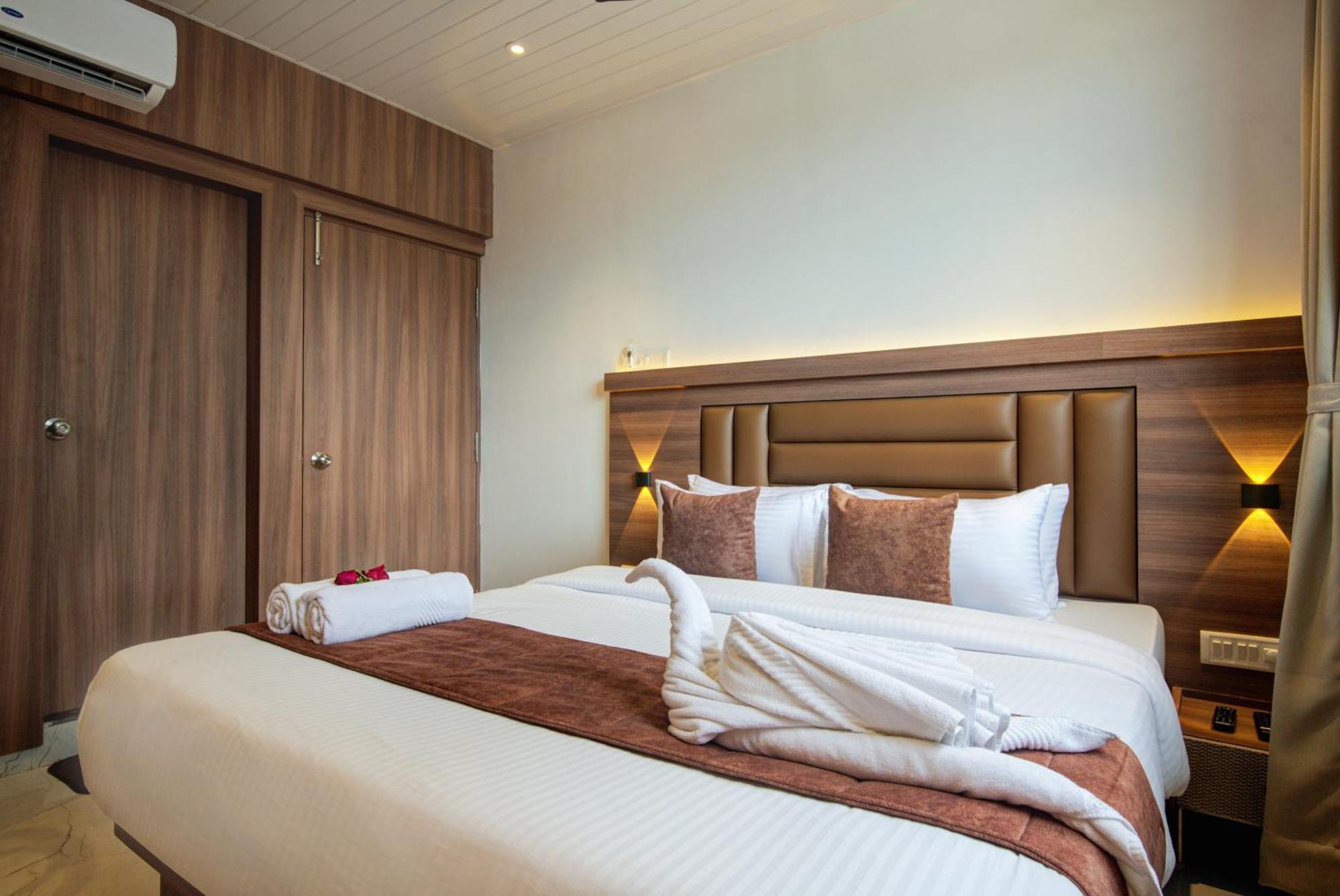Hotel Galaxy Inn Нави Мумбаи Экстерьер фото