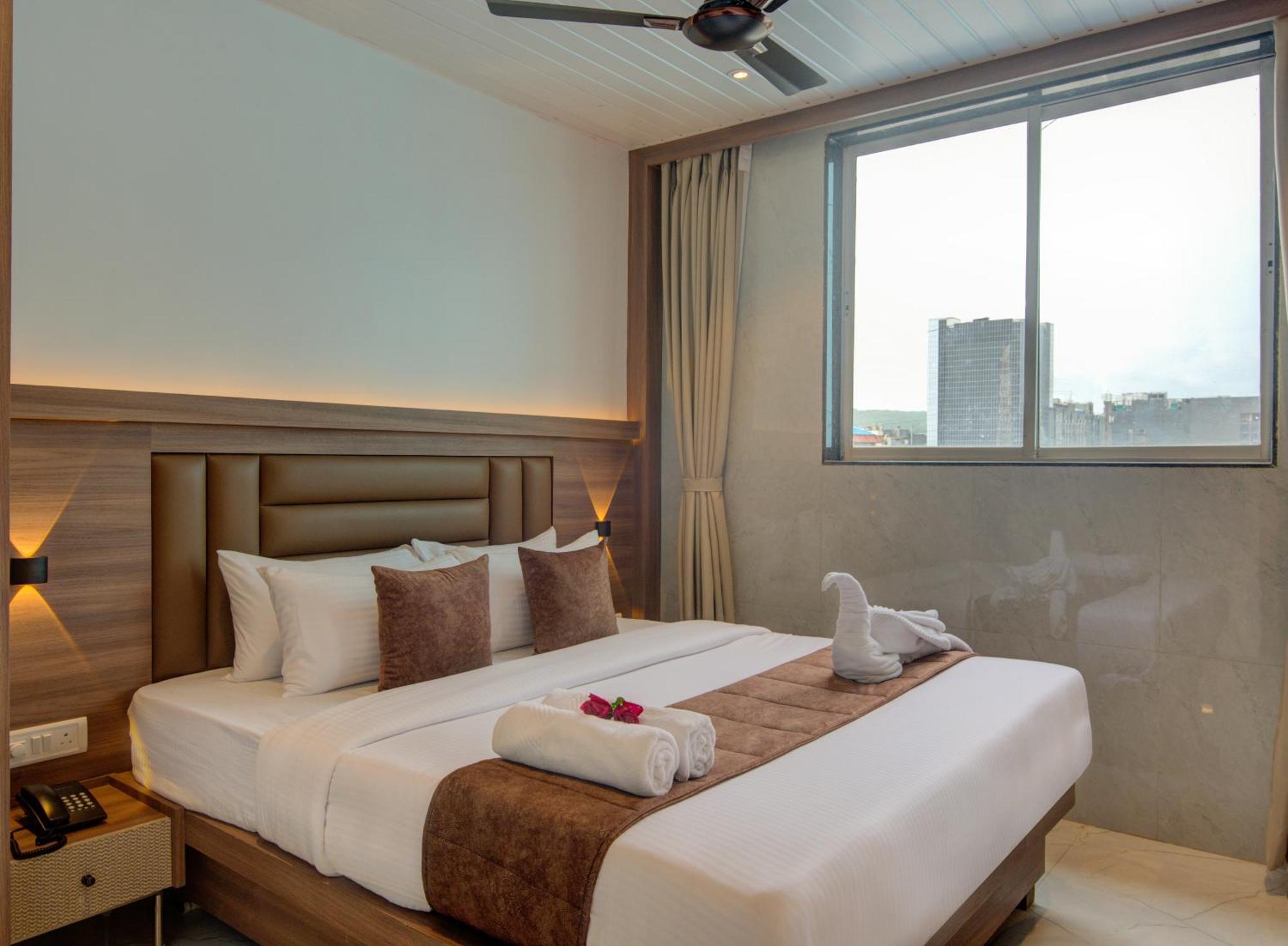 Hotel Galaxy Inn Нави Мумбаи Экстерьер фото