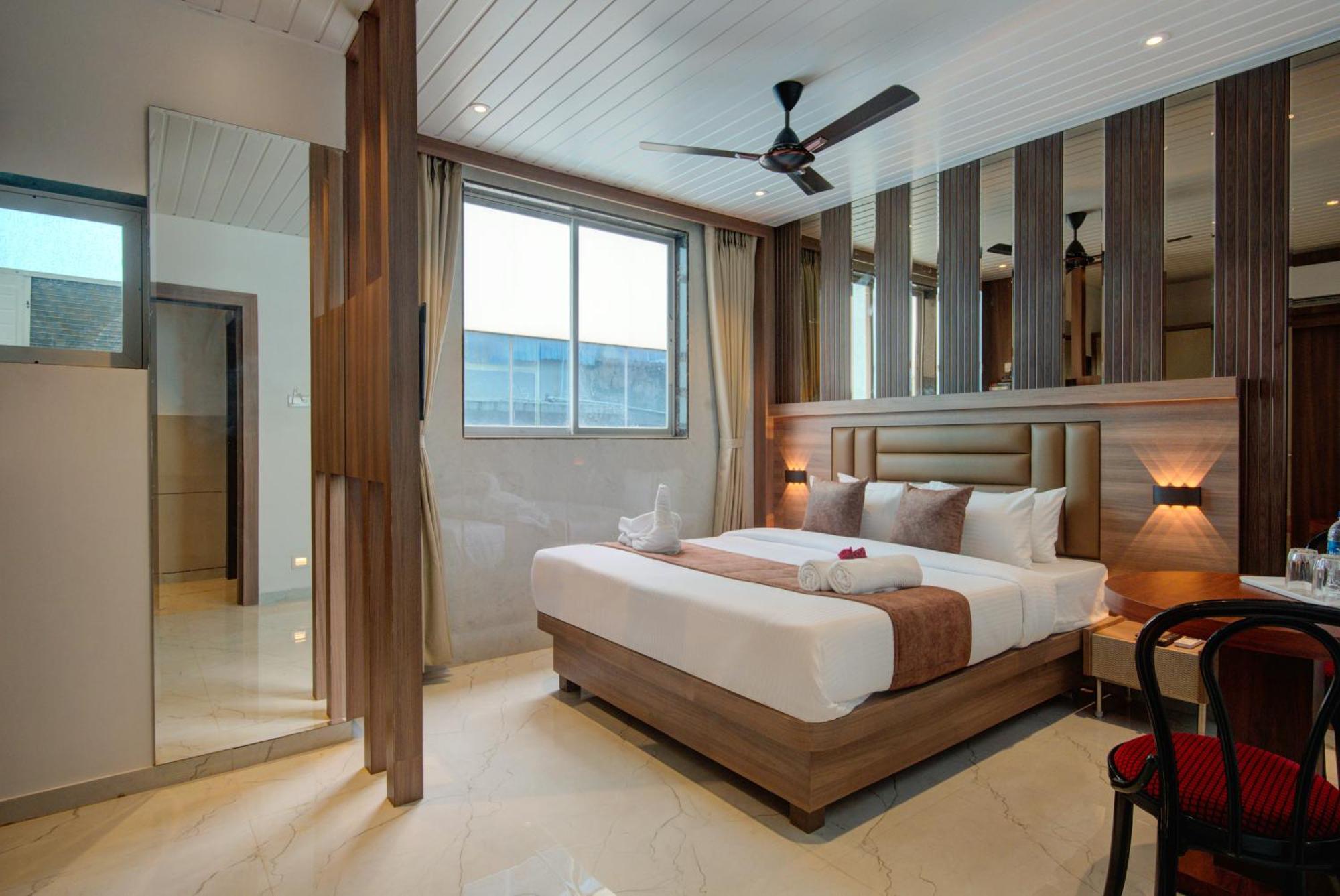 Hotel Galaxy Inn Нави Мумбаи Экстерьер фото