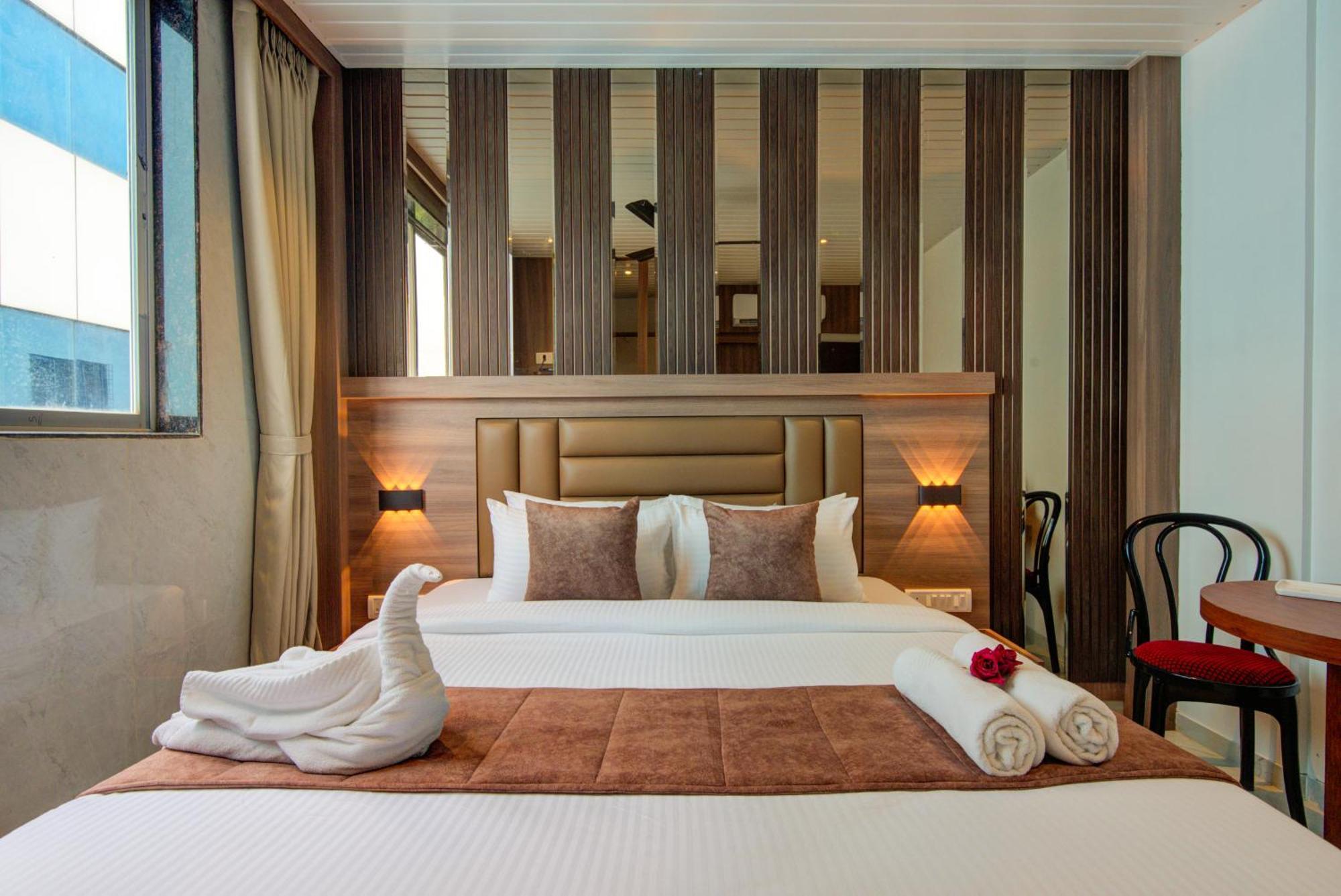 Hotel Galaxy Inn Нави Мумбаи Экстерьер фото