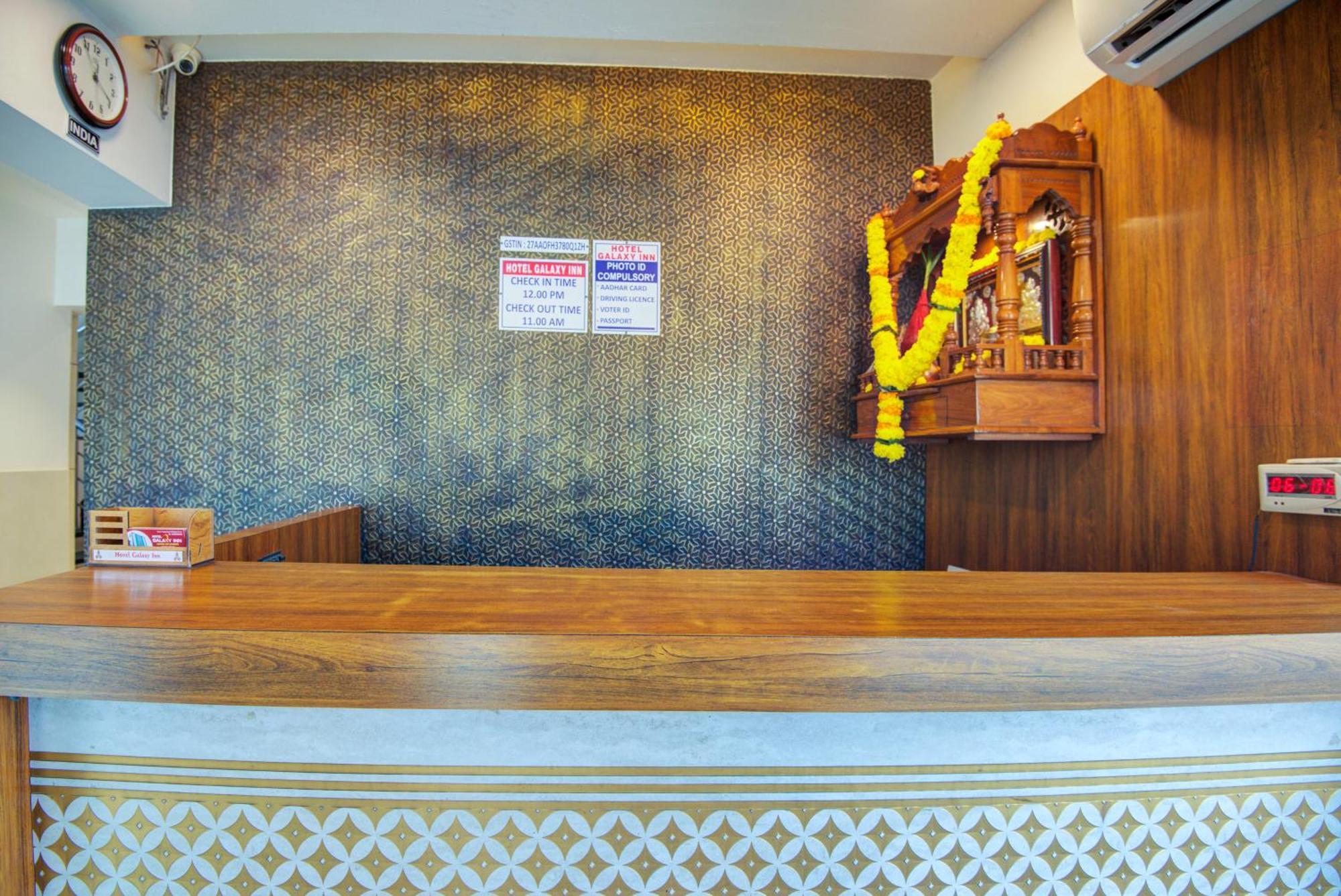 Hotel Galaxy Inn Нави Мумбаи Экстерьер фото