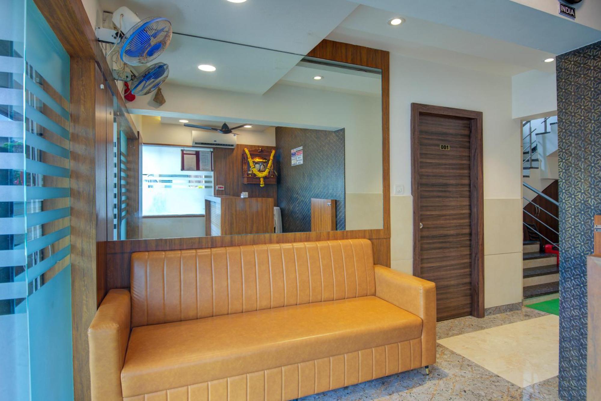 Hotel Galaxy Inn Нави Мумбаи Экстерьер фото